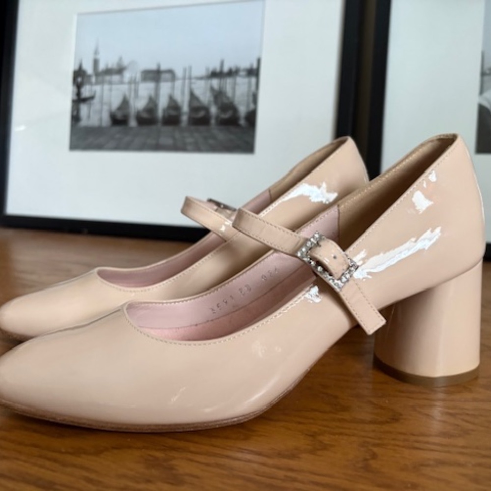 Ferca 8 Mary Jane's. Light pink patent leather, rhinestone buckles. NWOT 38 EU